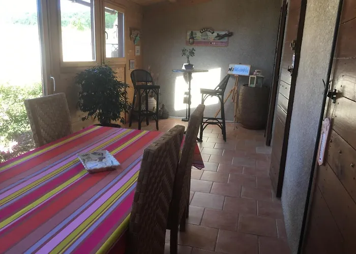 Дом отдыха Le Clos Des Gites, Maisons De Vacances, Chateauneuf-Val-Saint-Donat