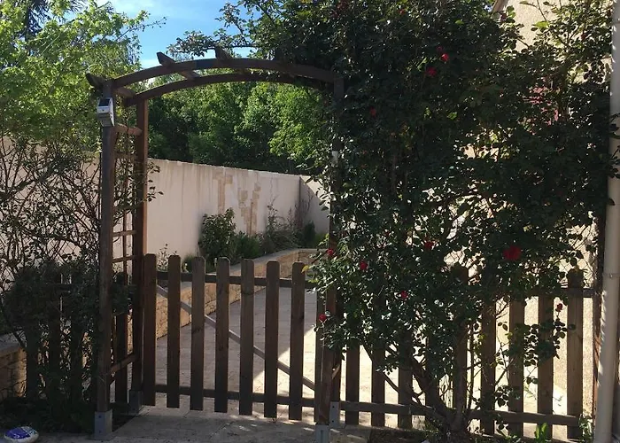 Le Clos Des Gites, Maisons De Vacances, Дом отдыха Chateauneuf-Val-Saint-Donat